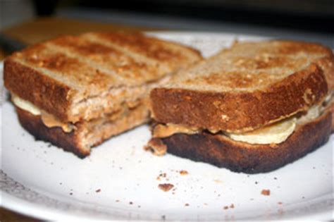 Toasted Peanut Butter and Banana Sandwich Recipe