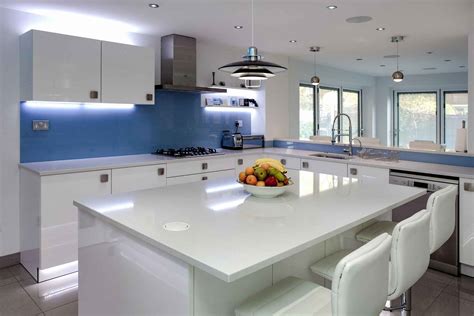 Sharknose edge on quartz worktops: the ultra-contemporary worktop look