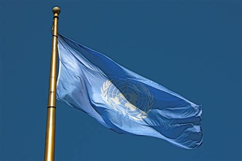 File:Flag-of-the-United-Nations.jpg - Wikipedia