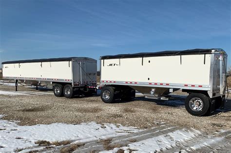 Grain_Hopper_Trailer-A-Train_rear_corner_view - Jet Co Trailers