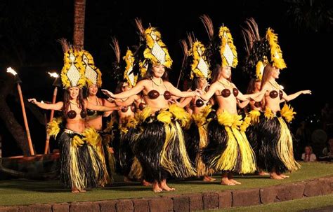 Old Lahaina Luau - The Gardens at West Maui