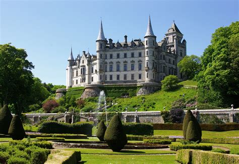 File:Dunrobin Castle -Sutherland -Scotland-26May2008 (2).jpg - Wikipedia