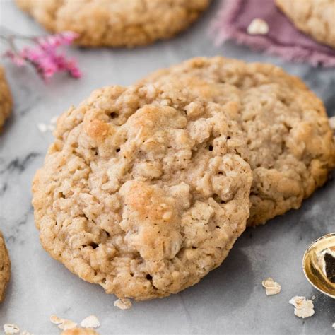 Chewy Oatmeal Cookies