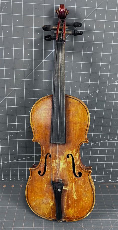 Antique Violin | EstateSales.org