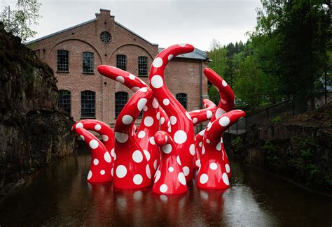 Yayoi Kusama’s most outstanding sculptures – Pumpkins & Flowers