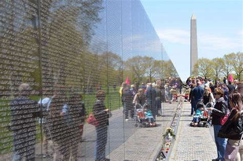 Vietnam Veterans Memorial | Facts, Designer, & Controversy | Britannica