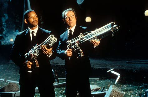 men in black cast - Lorrie Bourgeois