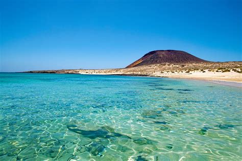 10 Best Beaches in Lanzarote - Which Lanzarote Beach is Right For You ...