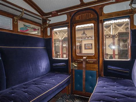 victorian train carriage interior - Google Search Orient Express, Train ...