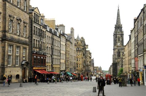 Royal Mile, Edinburgh, Scotland - Traveldigg.com