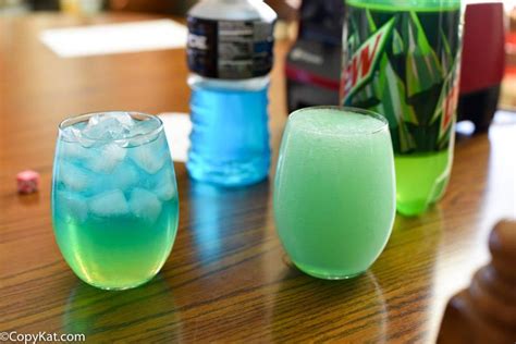 Make your own Taco Bell Baja Blast Freeze at home