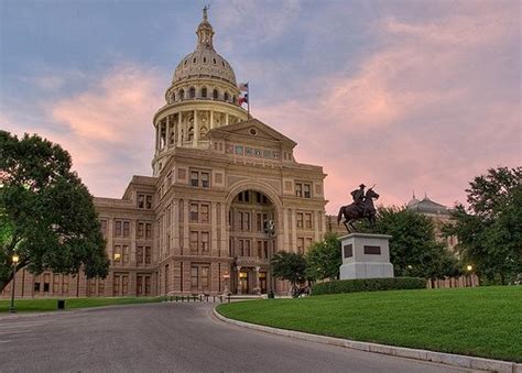 Austin, TX Capital Building - Where are Sue & Mike?