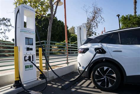 Texas plans to place charging stations for electric cars every 50 miles ...