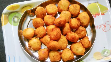 Mangalore Bonda | Mangalore Bajji | Goli Baje Recipe - Food and Remedy