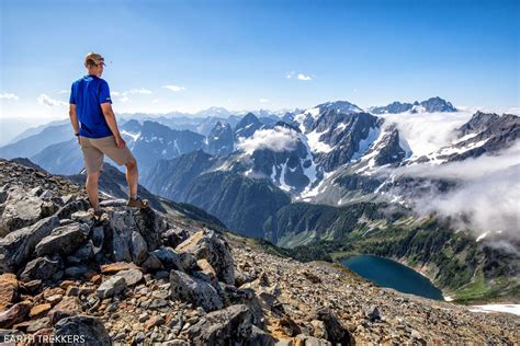 Best Hikes in North Cascades - Earth Trekkers