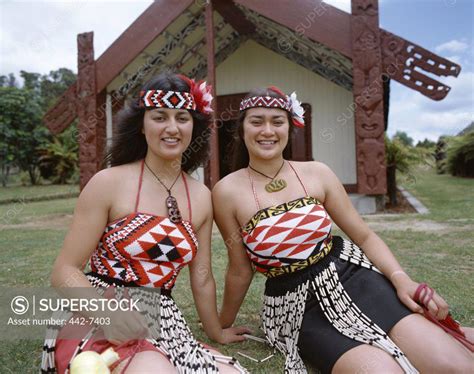 Maori Women Dressed in Traditional Maori Costume, Rotorua, North Island ...