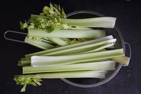 Celery Juice For Clear Skin and Acne - 50 Friendly