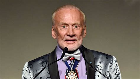 11 Astonishing Facts About Buzz Aldrin - Facts.net