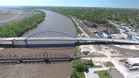 Amelia Earhart Memorial Bridge - Atchison KS - YouTube