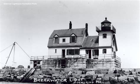 Rockland Breakwater Light – Maine Lights Today