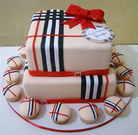 14 best burberry cakes images on Pinterest | Amazing cakes, Cake ...