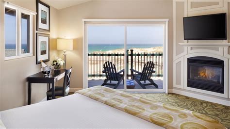 Monterey Bay Beachfront Hotel Rooms | Sanctuary Beach Resort