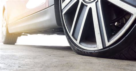 Run-flat tyres: How they Work, Pros and cons you should know!