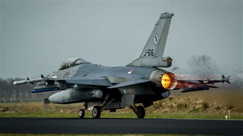 Download wallpaper: F 16 Fighting Falcon fighter aircraft 1920x1080