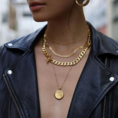 The Chunky Chain Jewelry Trend Is Everywhere, From Necklaces To Earrings