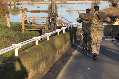 200 UK troops deploy to support flood relief - GOV.UK