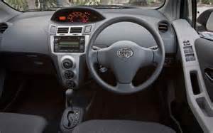 Toyota yaris 2010 interior photos