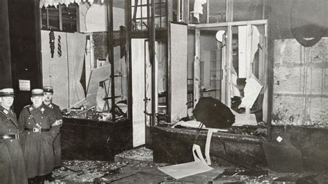 Kristallnacht: Pictures capture horrors of 1938 Nazi pogrom - BBC News ...