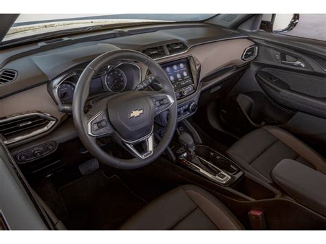 2025 Chevrolet Trailblazer: 81 Interior Photos | U.S. News