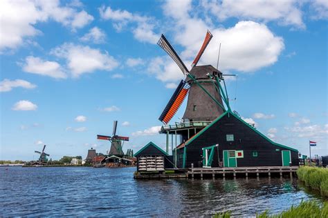 Zaanse Schans Windmill Village: What to Know Before You Visit