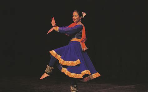 £2000 raised for Cancer Research UK through Kathak dance performance...