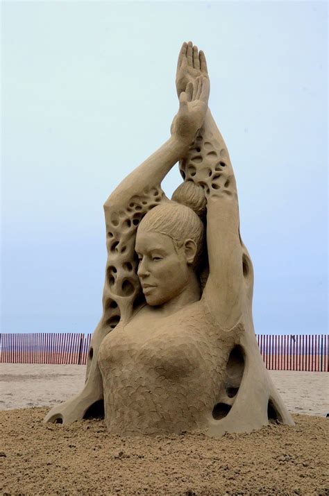 Amusing Monday: Amazing sand sculptures are but brief creations ...