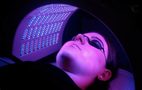 PROFESSIONAL LED LIGHT THERAPY TREATMENTS FOR ACNE – SkinImpact LED