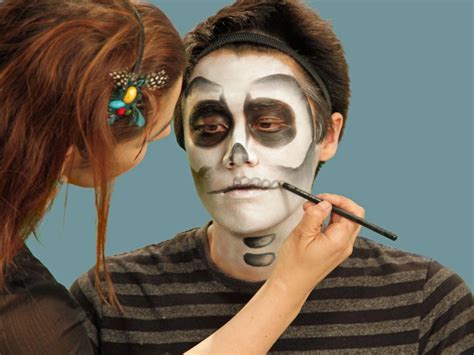 Halloween Makeup Tutorial: Skeleton | HGTV