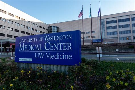 UW Medical residents locked in contract dispute with hospital over ...