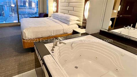 Hotel Hot Tub Suites - Private In-Room Jetted Spa Tub Suites Near You