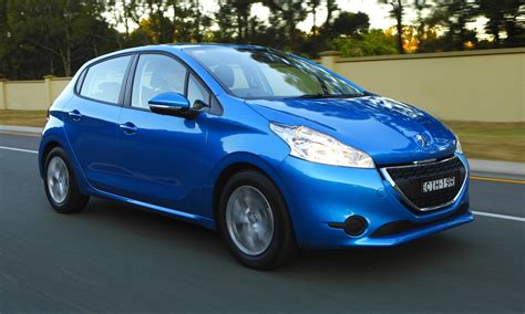 Peugeot 208 Hybrid FE: super-efficient hatch headed for Geneva - Photos ...