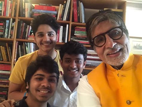 Boys Marathi Movie Star Cast Met Big B Amitabh Bachchan