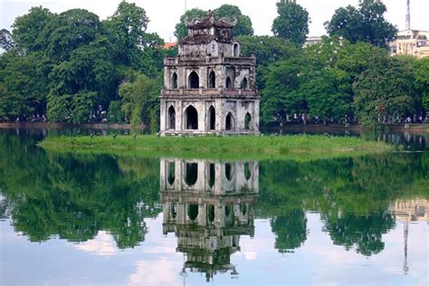 Hoan Kiem Lake - The heart of Ha Noi - hanoi online