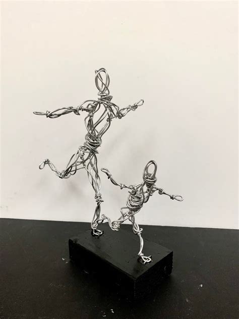 Wire Figure Sculpture - THAT ART TEACHER