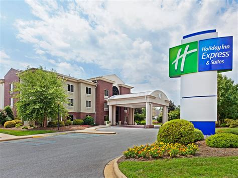 Brevard, NC Hotels | Holiday Inn Express & Suites Brevard