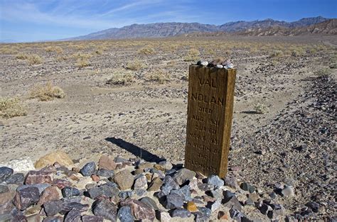 Old Stovepipe Wells, Death Valley, Cal — Cali49