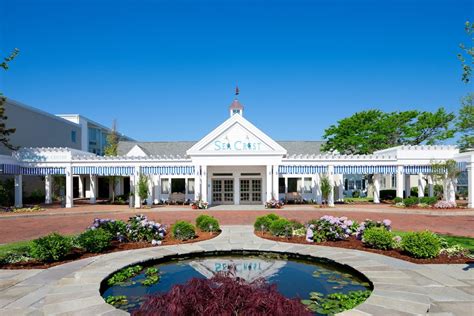 Sea Crest Beach Hotel in North Falmouth, MA | Expedia