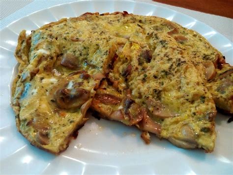 Omelette with Mushrooms : budgetfood