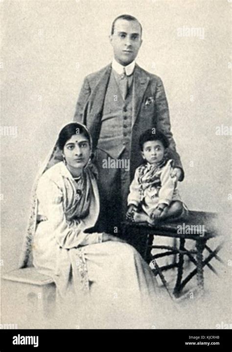 Jawaharlal Nehru and his family in 1918 Stock Photo - Alamy