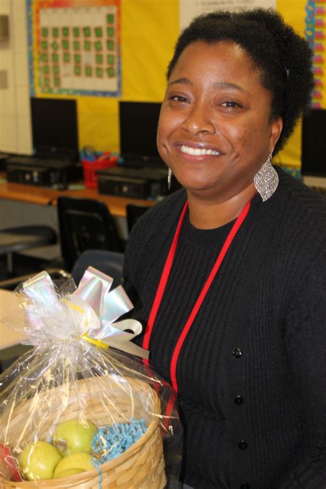 Summit Parkway Middle School teacher Jonnetta Jones named a Golden ...